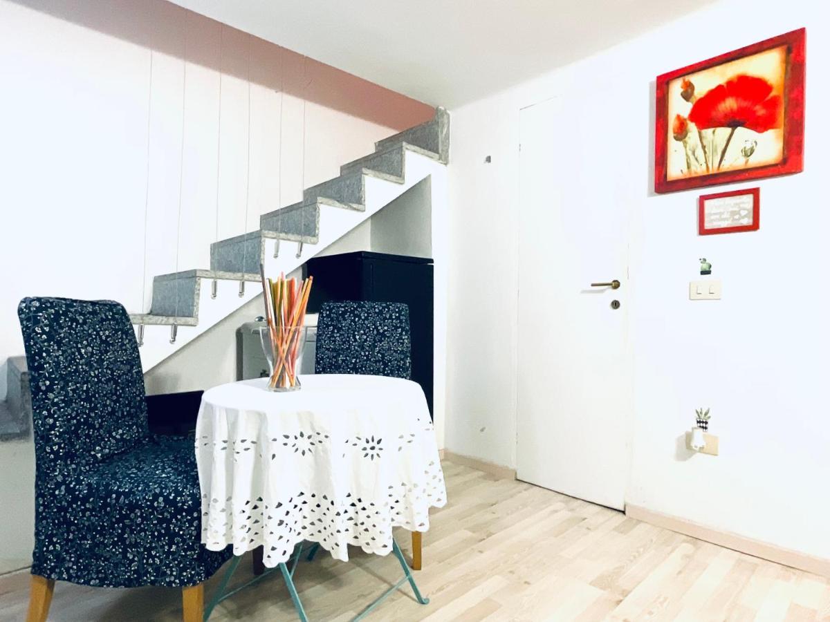 Apartment In 3 Minutes From Duomo Ingresso Via Dei Piatti 밀라노 외부 사진